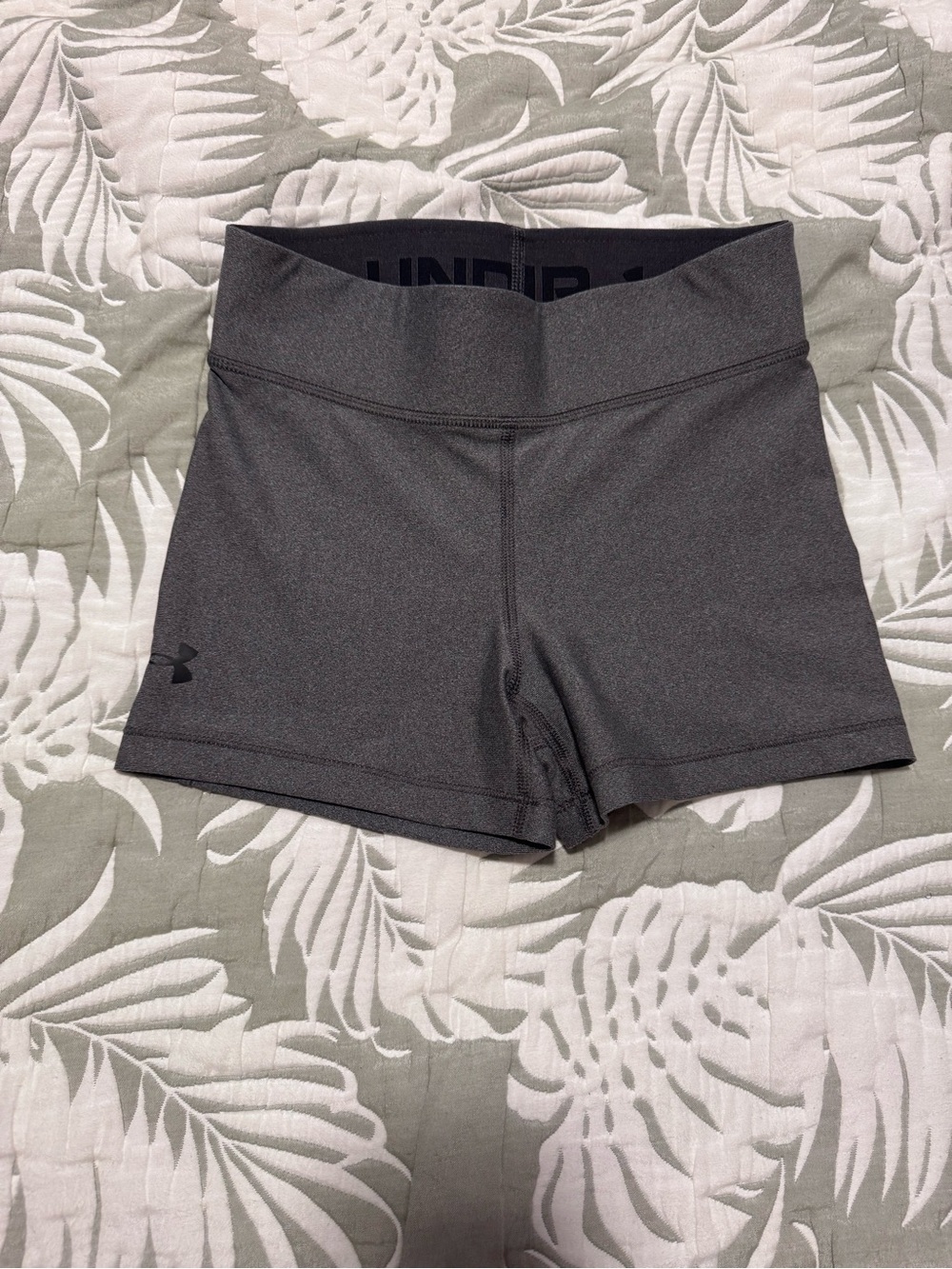 XS Under Armour Women's Charcoal Gray Performance Shorts